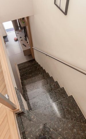 Casa à venda com 65m², 1 quarto e 2 vagasEscada