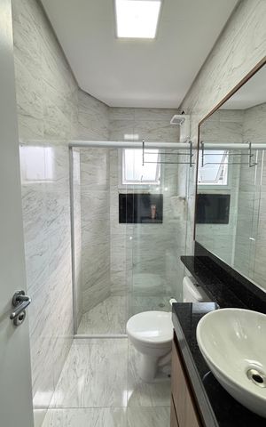Apartamento à venda com 140m², 2 quartos e 2 vagas Apartamento à venda com 140m², 2 quartos e 2 vagasBanheiro da Suíte