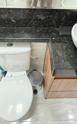 Apartamento à venda com 140m², 2 quartos e 2 vagas Apartamento à venda com 140m², 2 quartos e 2 vagasBanheiro