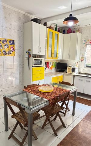 Casa para alugar com 230m², 2 quartos e 2 vagas Casa para alugar com 230m², 2 quartos e 2 vagasCozinha