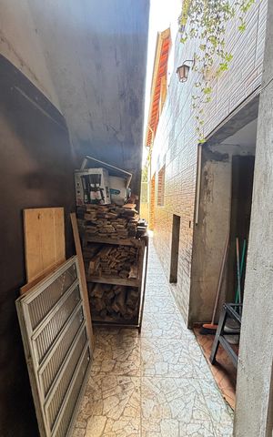 Casa para alugar com 230m², 2 quartos e 2 vagas Casa para alugar com 230m², 2 quartos e 2 vagasOficina
