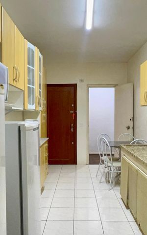 Apartamento para alugar com 130m², 3 quartos e sem vaga Apartamento para alugar com 130m², 3 quartos e sem vagaCozinha