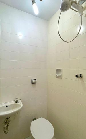 Apartamento para alugar com 130m², 3 quartos e sem vaga Apartamento para alugar com 130m², 3 quartos e sem vagaBanheiro de serviço