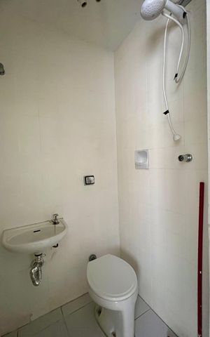Apartamento para alugar com 130m², 3 quartos e sem vaga Apartamento para alugar com 130m², 3 quartos e sem vagaBanheiro de serviço