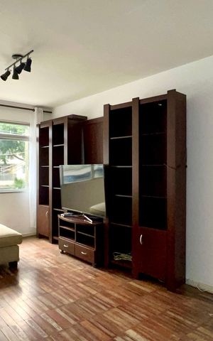 Apartamento para alugar com 130m², 3 quartos e sem vaga Apartamento para alugar com 130m², 3 quartos e sem vagaSala