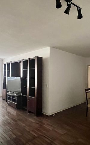 Apartamento para alugar com 130m², 3 quartos e sem vaga Apartamento para alugar com 130m², 3 quartos e sem vagaSala