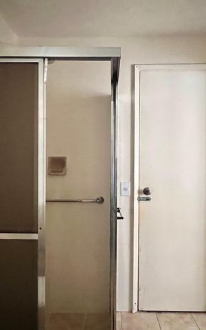 Apartamento para alugar com 130m², 3 quartos e sem vaga Apartamento para alugar com 130m², 3 quartos e sem vagaBanheiro da Suíte