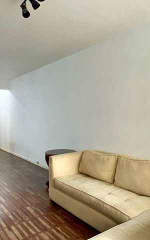 Apartamento para alugar com 130m², 3 quartos e sem vaga Apartamento para alugar com 130m², 3 quartos e sem vagaSala