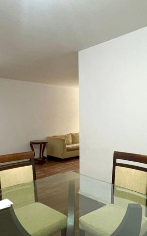 Apartamento para alugar com 130m², 3 quartos e sem vaga Apartamento para alugar com 130m², 3 quartos e sem vagaSala