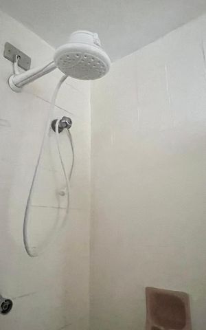 Apartamento para alugar com 130m², 3 quartos e sem vaga Apartamento para alugar com 130m², 3 quartos e sem vagaBanheiro da Suíte