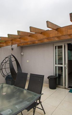 Apartamento à venda com 150m², 3 quartos e 2 vagas Apartamento à venda com 150m², 3 quartos e 2 vagasÁrea externa