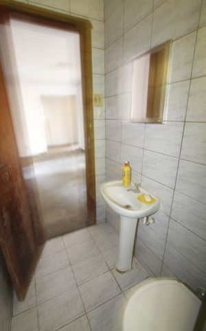 Casa à venda com 338m², 7 quartos e 2 vagasBanheiro Social casa 3