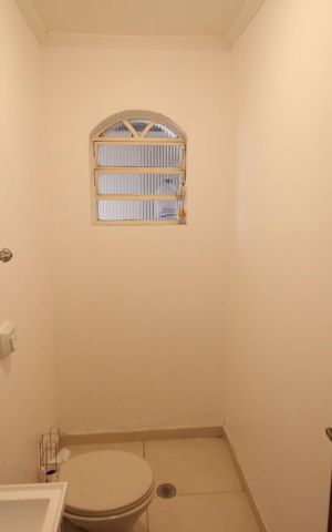 Casa à venda com 180m², 3 quartos e 2 vagasLavabo