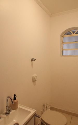Casa à venda com 180m², 3 quartos e 2 vagasLavabo