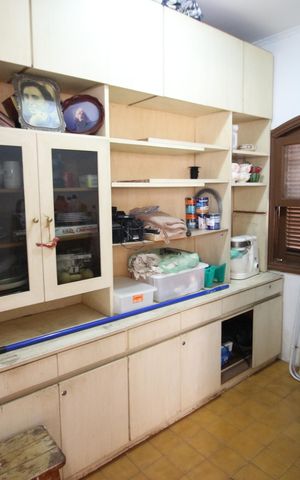 Casa à venda com 180m², 3 quartos e 2 vagasQuarto área de serviço