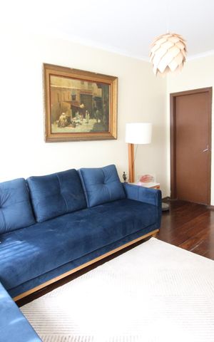 Casa à venda com 180m², 3 quartos e 2 vagasSala