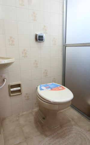 Casa à venda com 180m², 3 quartos e 2 vagasBanheiro da Suíte 2