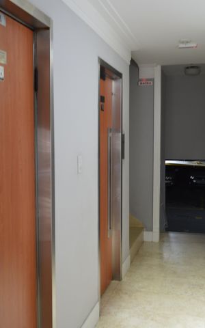 Apartamento à venda com 57m², 1 quarto e sem vagaElevadores