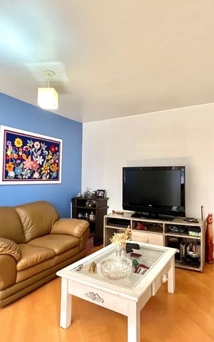 Apartamento à venda com 70m², 2 quartos e 2 vagas Apartamento à venda com 70m², 2 quartos e 2 vagasSala