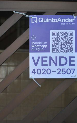 Casa à venda com 275m², 3 quartos e 2 vagasPlaca