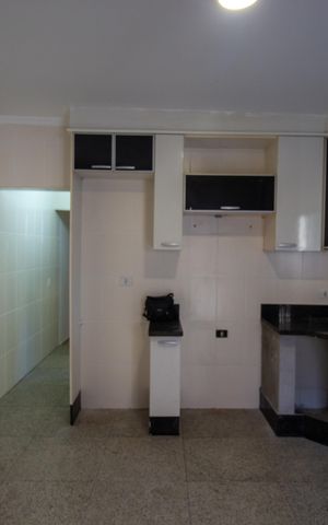 Casa para alugar com 150m², 4 quartos e 2 vagas Casa para alugar com 150m², 4 quartos e 2 vagasCozinha