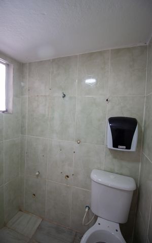 Casa para alugar com 150m², 4 quartos e 2 vagas Casa para alugar com 150m², 4 quartos e 2 vagasBanheiro de Serviço