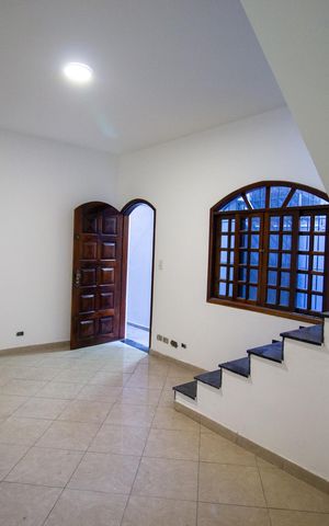 Casa para alugar com 150m², 4 quartos e 2 vagas Casa para alugar com 150m², 4 quartos e 2 vagasSala