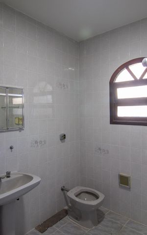 Casa para alugar com 150m², 4 quartos e 2 vagas Casa para alugar com 150m², 4 quartos e 2 vagasBanheiro 3