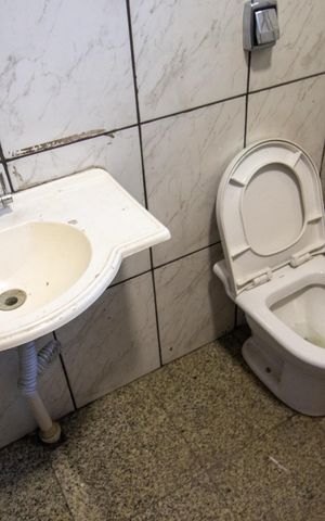 Casa para alugar com 150m², 4 quartos e 2 vagas Casa para alugar com 150m², 4 quartos e 2 vagasBanheiro 4