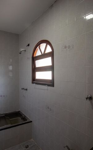 Casa para alugar com 150m², 4 quartos e 2 vagas Casa para alugar com 150m², 4 quartos e 2 vagasBanheiro
