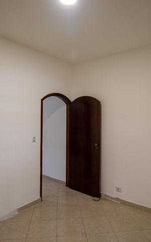Casa para alugar com 150m², 4 quartos e 2 vagas Casa para alugar com 150m², 4 quartos e 2 vagasQuarto