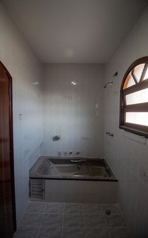 Casa para alugar com 150m², 4 quartos e 2 vagas Casa para alugar com 150m², 4 quartos e 2 vagasBanheiro