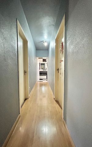 Casa à venda com 290m², 3 quartos e 3 vagasCorredor