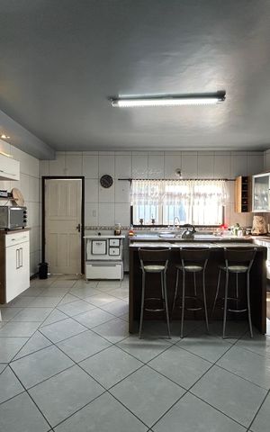 Casa à venda com 290m², 3 quartos e 3 vagasCozinha