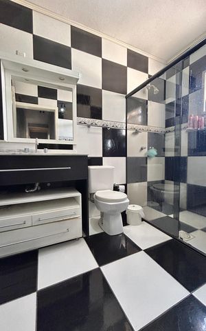 Casa à venda com 290m², 3 quartos e 3 vagasBanheiro