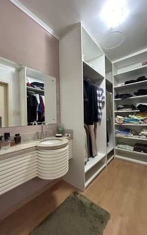 Casa à venda com 290m², 3 quartos e 3 vagasCloset Suíte