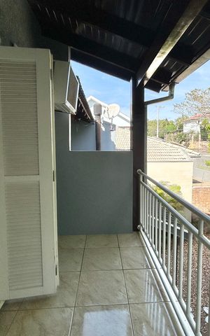Casa à venda com 290m², 3 quartos e 3 vagasSacada Sala 2