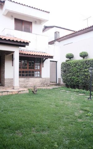 Casa para alugar com 380m², 4 quartos e 4 vagasEntrada