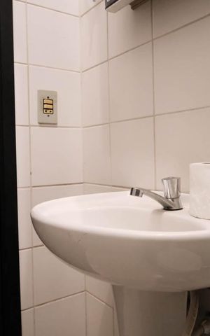 Casa para alugar com 380m², 4 quartos e 4 vagasBanheiro 2