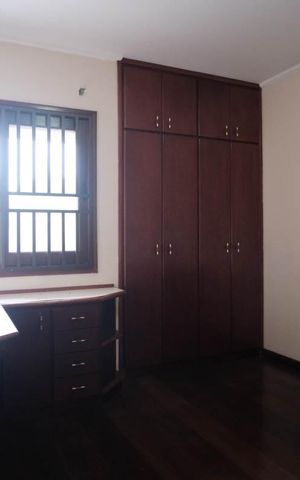 Casa para alugar com 380m², 4 quartos e 4 vagasQuarto 1