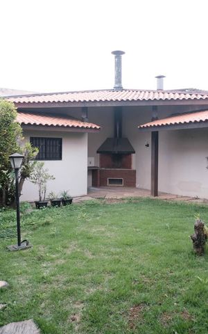 Casa para alugar com 380m², 4 quartos e 4 vagasEntrada