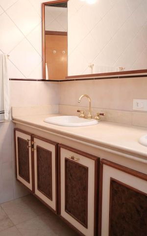 Casa para alugar com 380m², 4 quartos e 4 vagasBanheiro Suíte 2