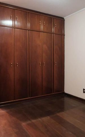 Casa para alugar com 380m², 4 quartos e 4 vagasSuíte 2