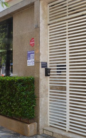 Apartamento à venda com 86m², 2 quartos e 1 vagaFachada e Plaquinha