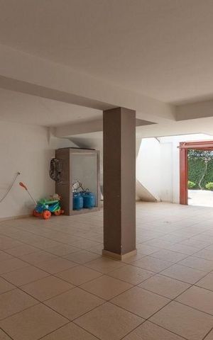 Casa de condomínio à venda com 299m², 3 quartos e 4 vagas