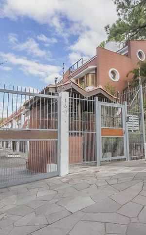 Casa de condomínio à venda com 299m², 3 quartos e 4 vagas