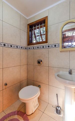 Casa à venda com 300m², 2 quartos e 1 vagaLavabo