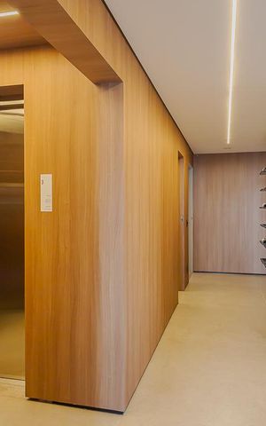 Apartamento à venda com 185m², 2 quartos e 2 vagasCorredor