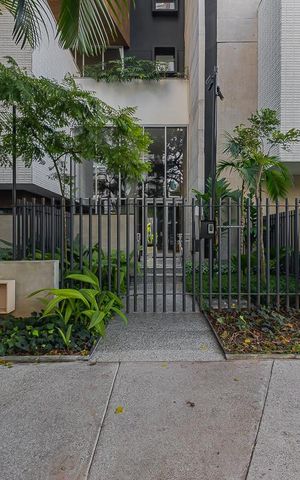 Apartamento à venda com 185m², 2 quartos e 2 vagasFachada