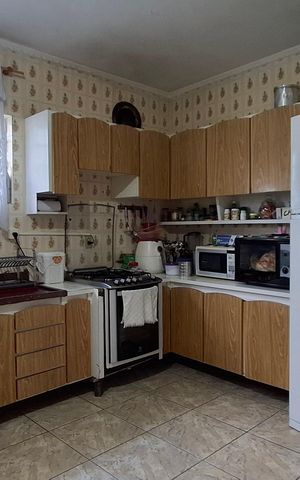 Casa à venda com 203m², 3 quartos e 2 vagas Casa à venda com 203m², 3 quartos e 2 vagasCozinha